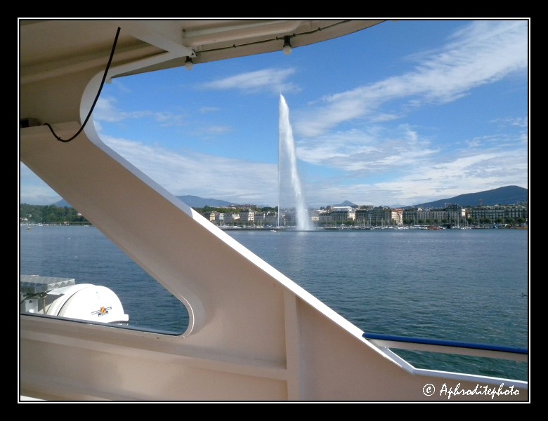 082 La rade et son jet d eau vue du bateau Genève